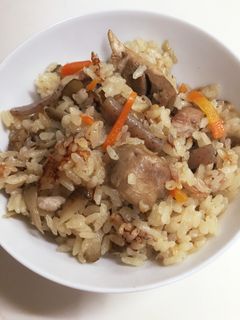今日ランチ♪鶏肉と牛蒡の簡単炊き込みご飯-レシピのメイン写真