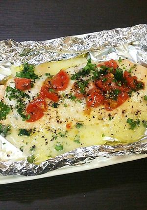 モッツアレラチーズde鮭のホイル焼き♪-レシピのメイン写真