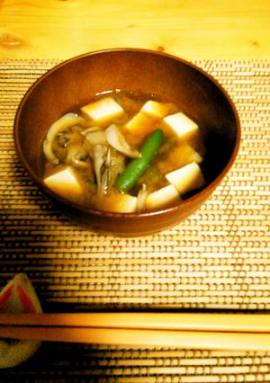 簡単☆マイタケとネギのゴマ油炒めお味噌汁-レシピのメイン写真