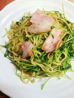 5分で完成!豆苗&ベーコンDE焼きそば♪-レシピのメイン写真