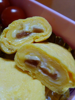 梅干し&とろけるチーズ de 卵焼き-レシピのメイン写真