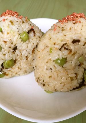 ☆青えんどう豆 子持ち昆布 おにぎり-レシピのメイン写真
