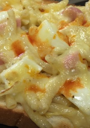 マカロニサラダリメイクでピザ風トースト！-レシピのメイン写真