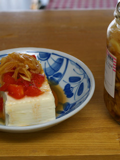 トマトと玉ねぎドレッシングの冷や奴♪-レシピのメイン写真
