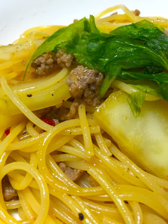 青パパイヤとセロリのエスニック風パスタ-レシピのメイン写真