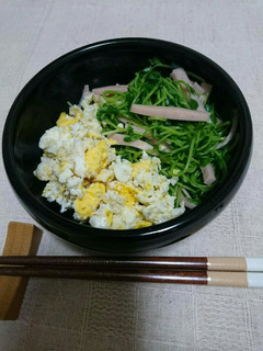 豆苗とハムと卵のサラダ-レシピのメイン写真