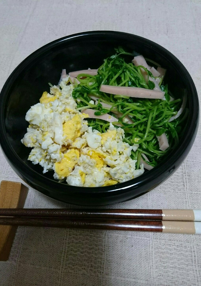 豆苗とハムと卵のサラダ-レシピのメイン写真