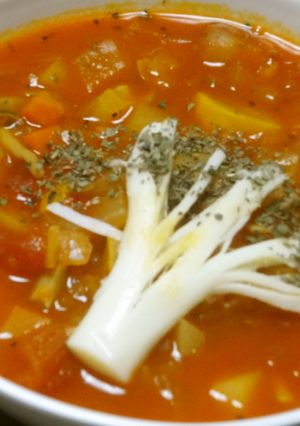 夕焼け空に立つツリーのミネストローネ-レシピのメイン写真