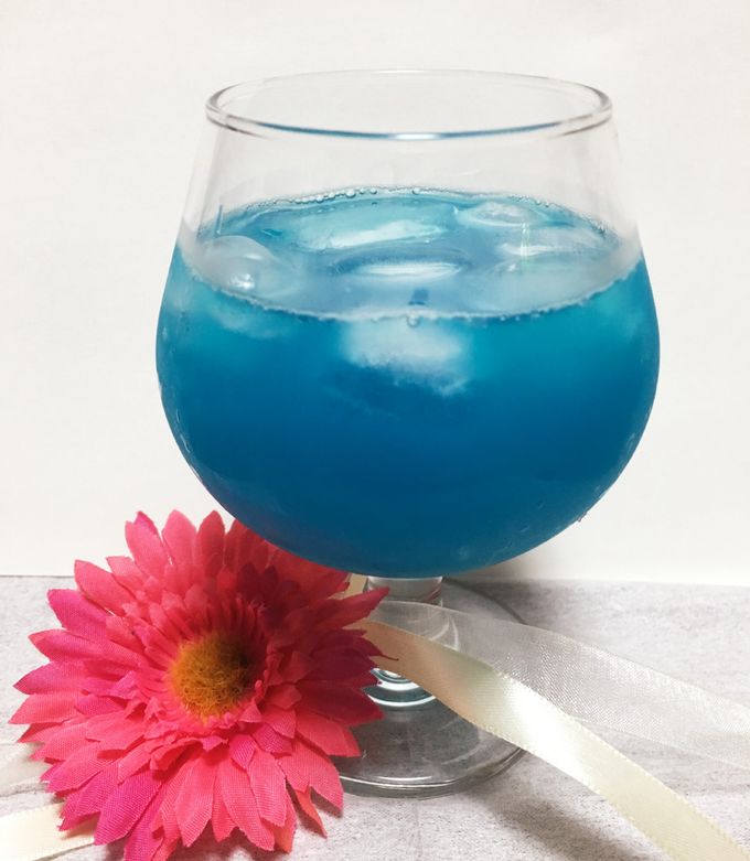 ブルーキュラソーを使ったカクテル by ☆クロニャンコ