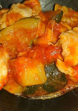 ズッキーニと鶏肉の簡単トマト煮-レシピのメイン写真