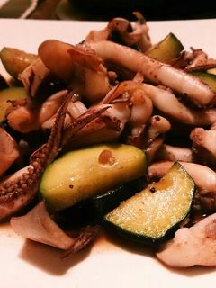 烏賊ゲソとズッキーニの炒めもの-レシピのメイン写真