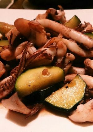 烏賊ゲソとズッキーニの炒めもの-レシピのメイン写真
