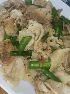 スナップエンドウ豆とアスパラの豚肉炒め-レシピのメイン写真