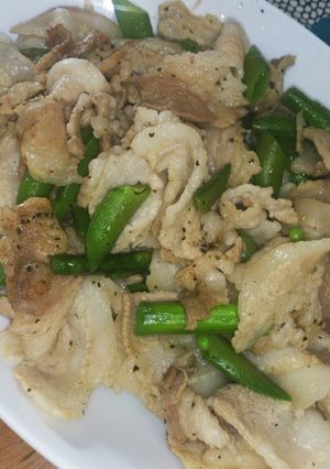 スナップエンドウ豆とアスパラの豚肉炒め-レシピのメイン写真