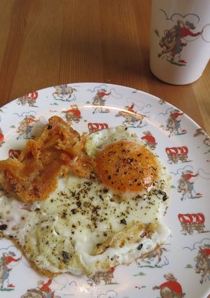 カリカリチーズの目玉焼き-レシピのメイン写真
