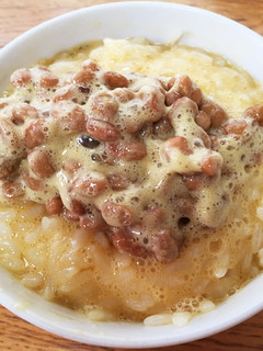 チーズ風味の納豆TKG-レシピのメイン写真