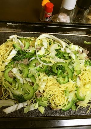 市販3食焼きそばのゴーヤ塩焼きそば-レシピのメイン写真