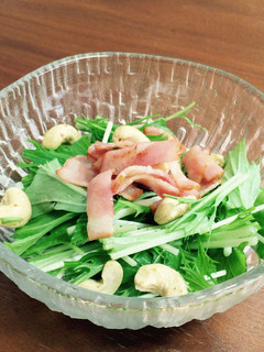 油不使用!ベーコンと水菜のサラダ-レシピのメイン写真