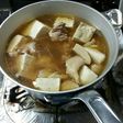 鶏肉と豆腐、きのこのベーススープ