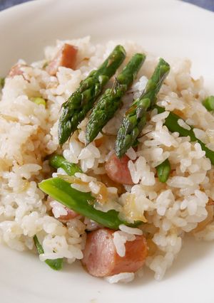 簡単！アスパラとウィンナーの炒めご飯-レシピのメイン写真