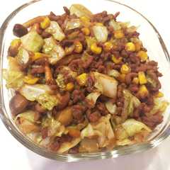 รูปของ キャベツと挽肉の中華風味噌炒め