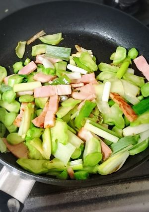 ブロッコリーの茎炒め-レシピのメイン写真