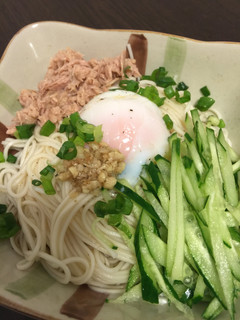 素麺で冷やし中華風!温玉のせ!-レシピのメイン写真