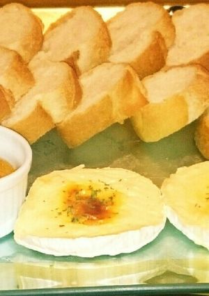 焼きカマンベール*マーマレードとバゲット-レシピのメイン写真