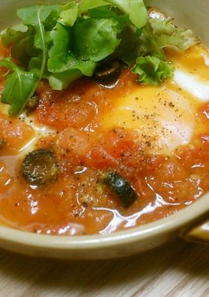 フレッシュトマトソースの目玉焼き-レシピのメイン写真
