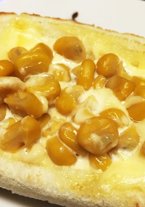 マヨコーンチーズトースト-レシピのメイン写真