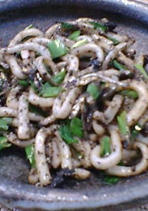 たべるいりこの黒ゴマ焼きうどん-レシピのメイン写真