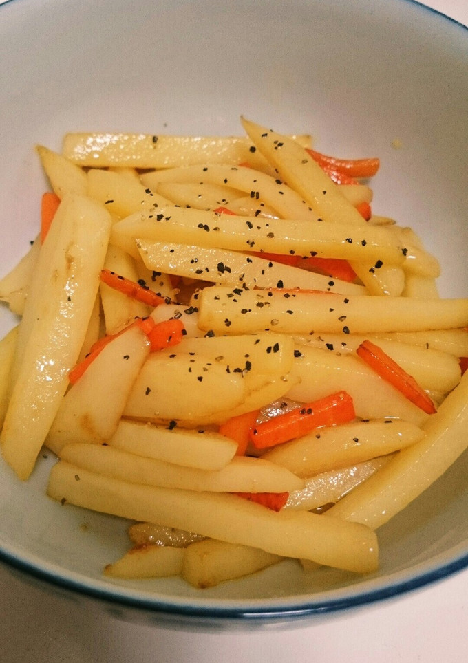 じゃがいもと人参 塩バター炒め-レシピのメイン写真