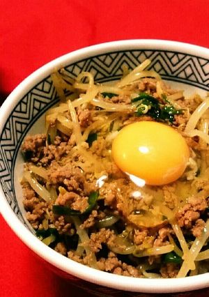豚挽き肉ニラモヤシ玉スタミナ丼-レシピのメイン写真