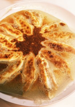 中華料理店のパリパリ羽根つき餃子-レシピのメイン写真
