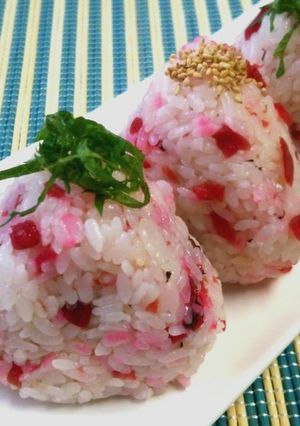 梅のおにぎり-レシピのメイン写真