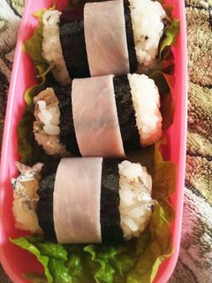 じゃこハムおにぎり-レシピのメイン写真