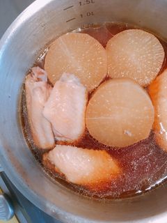 簡単☆2ステップ!手羽先のしみしみ大根煮-レシピのメイン写真