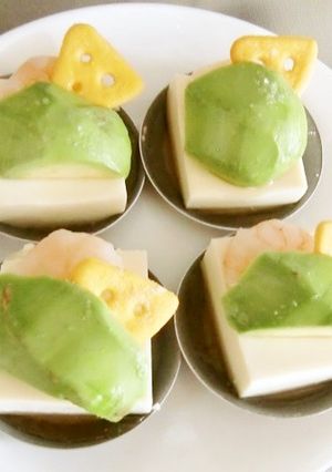 チーザ・海老・アボカド乗せ豆腐のおつまみ-レシピのメイン写真