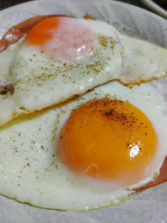 とろむぎゅ2種のハムエッグ※簡単朝ご飯-レシピのメイン写真