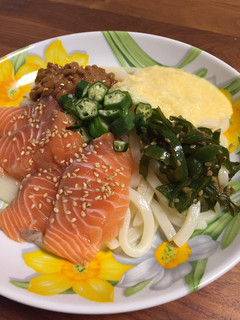 夏に最高☆とろろかけサーモン冷やしうどん-レシピのメイン写真