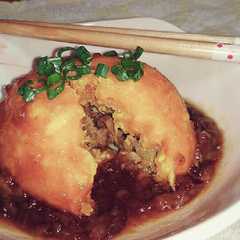 รูปของ かぼちゃ饅頭の梅あんかけ風。