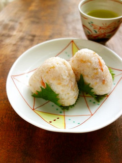 梅しらすのオイルおにぎり-レシピのメイン写真