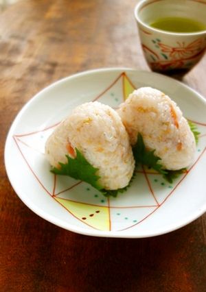 梅しらすのオイルおにぎり-レシピのメイン写真
