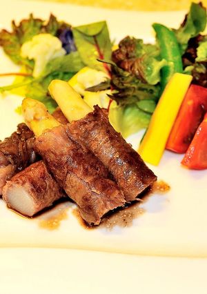 白アスパラの牛肉巻きバルサミコソース添え-レシピのメイン写真