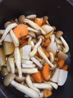 とっても簡単♪大根と人参としめじの煮物♪-レシピのメイン写真