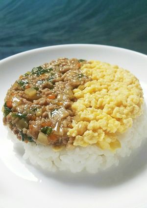 野菜たっぷりそぼろとふんわり卵の２色ご飯-レシピのメイン写真