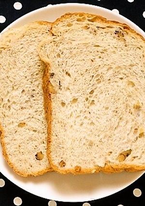 HBで☆ブリオッシュ風のくるみ食パン-レシピのメイン写真
