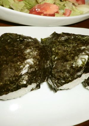 我が家の基本の鮭おにぎり-レシピのメイン写真