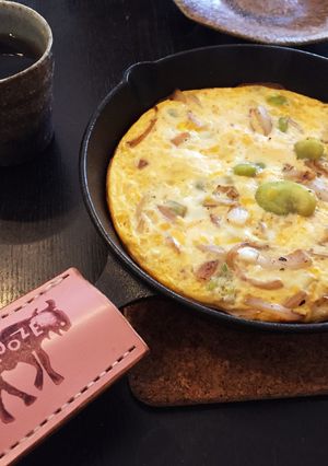 新たまねぎと空豆のオープンオムレツ-レシピのメイン写真