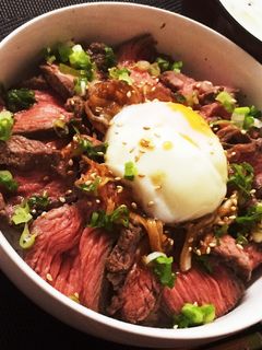 簡単!牛ステーキ肉で絶品ローストビーフ丼-レシピのメイン写真